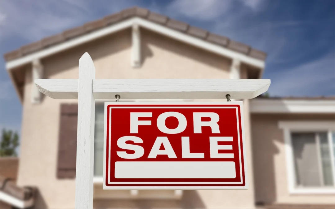 Can’t Sell Your Home? The Current Market’s Brutal – And Your Outdated Home Might Be to Blame